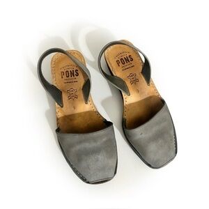 Pons Gray Leather Sandals